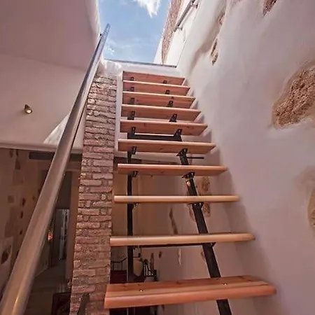 Apollona's Boutique Apartment